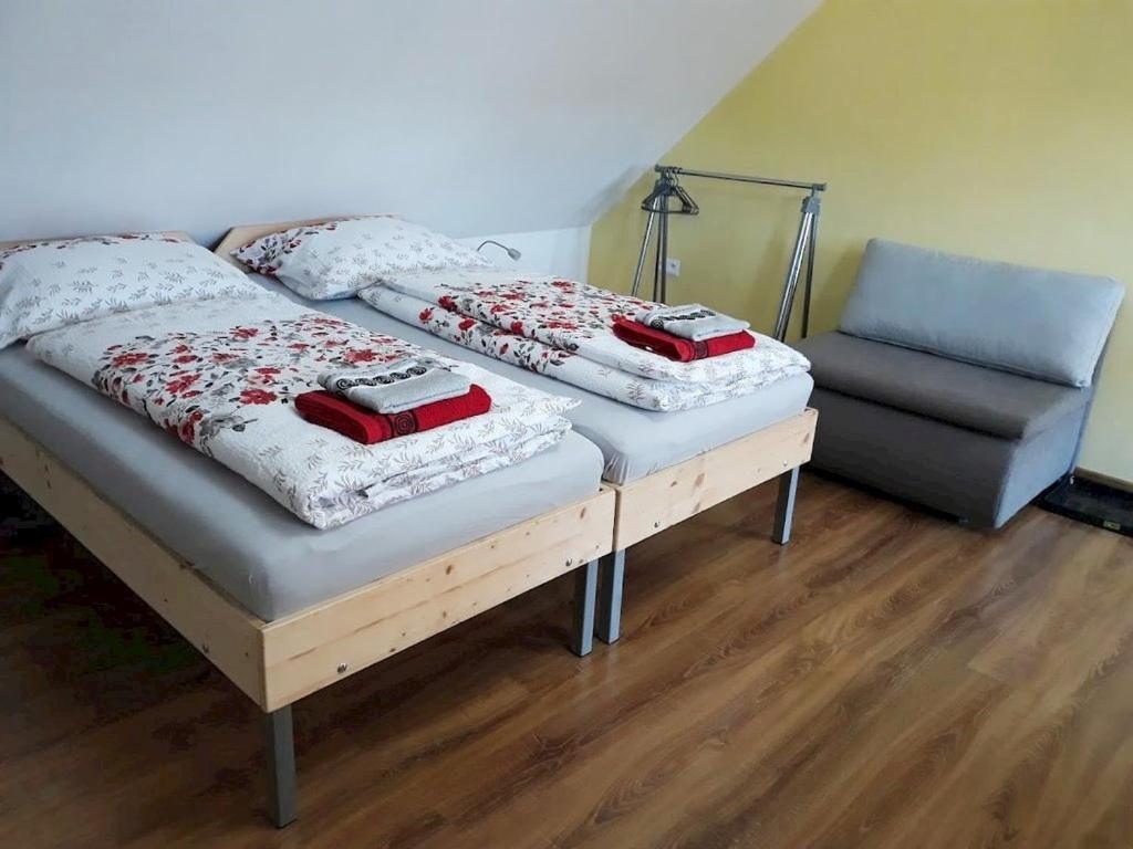 Hotel Zemianska Kúria Vachtár Kralova Lehota Esterno foto