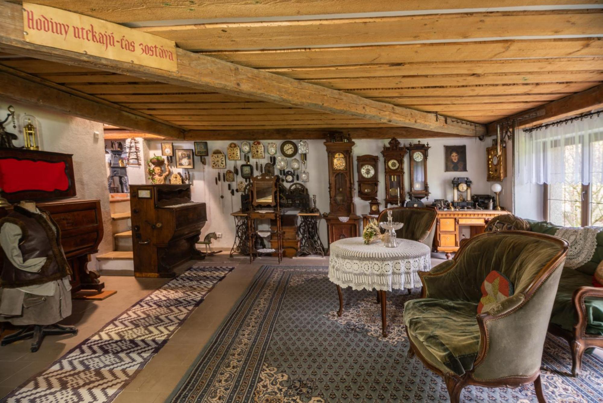 Hotel Zemianska Kúria Vachtár Kralova Lehota Esterno foto