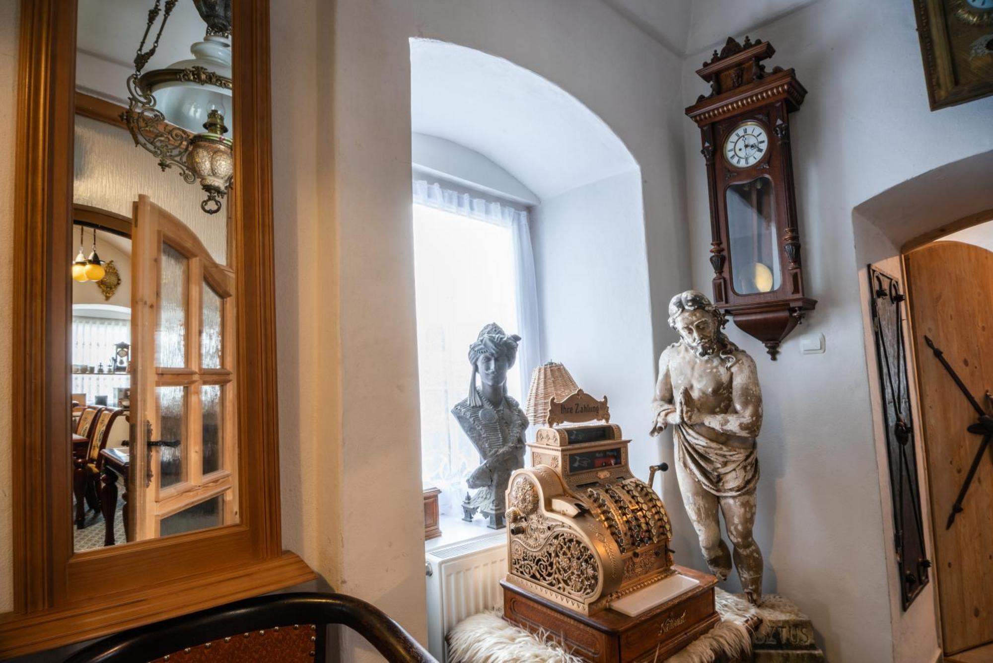 Hotel Zemianska Kúria Vachtár Kralova Lehota Esterno foto