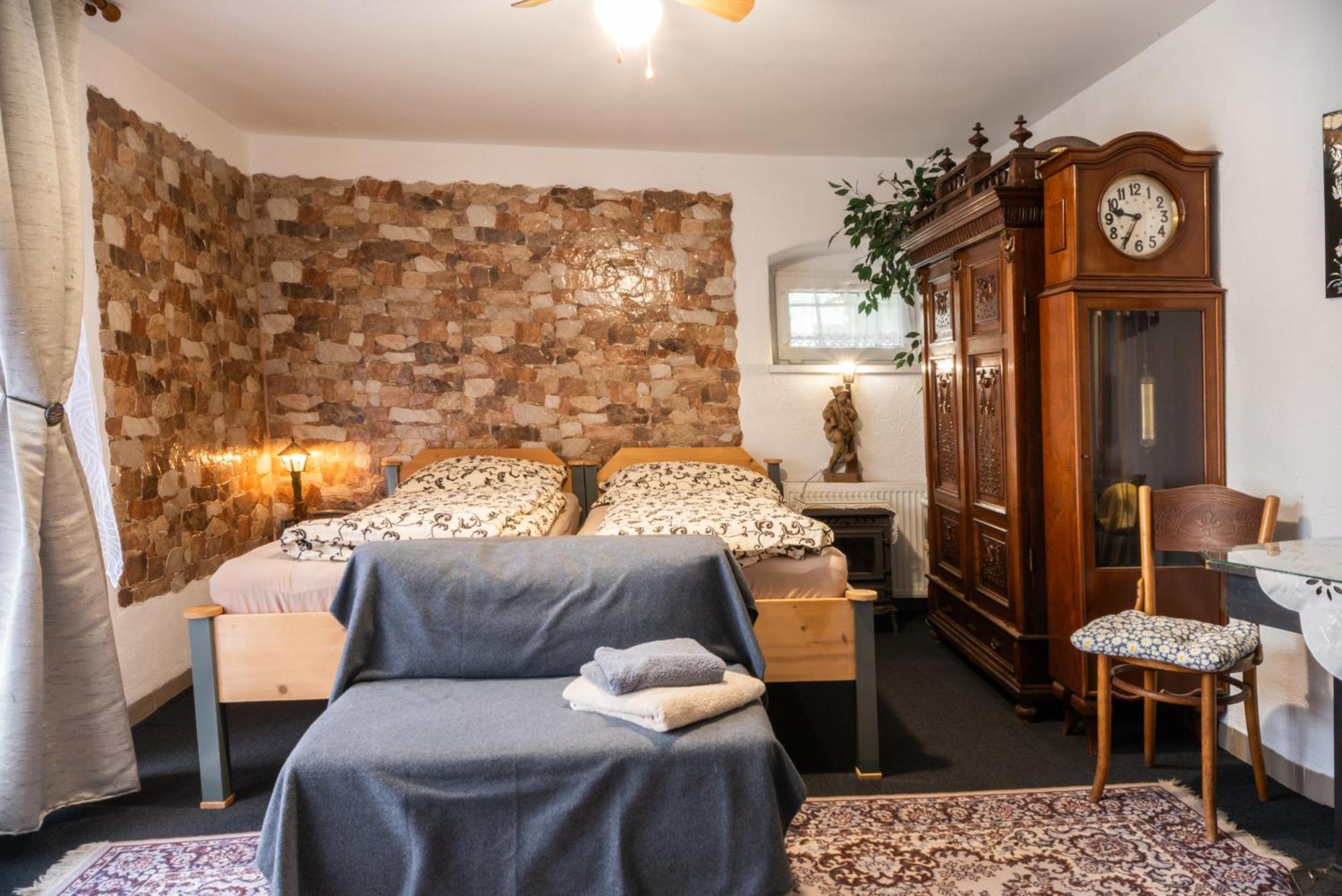 Hotel Zemianska Kúria Vachtár Kralova Lehota Esterno foto