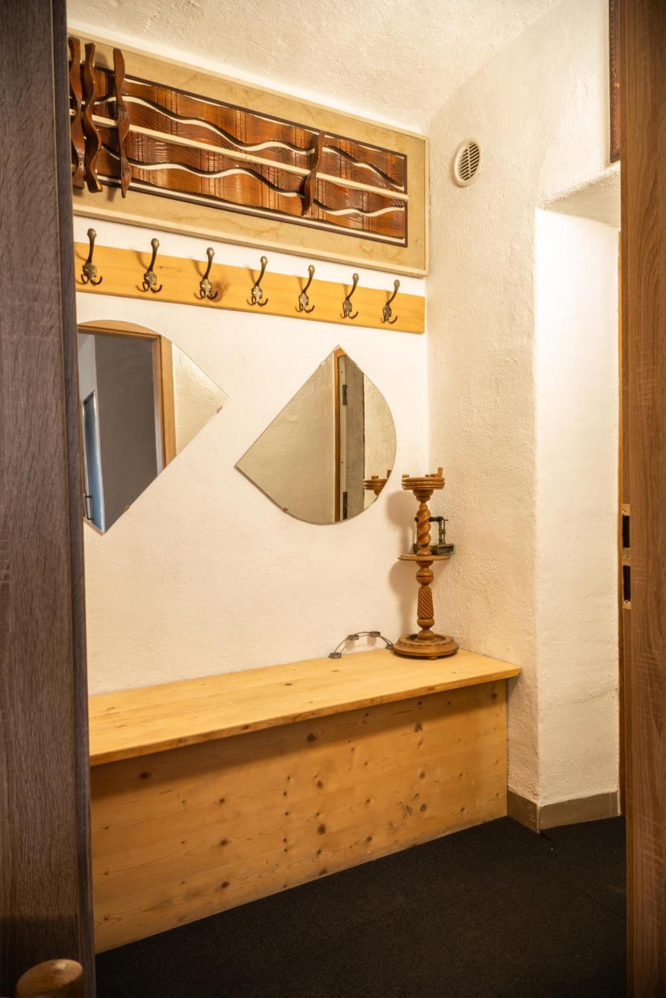 Hotel Zemianska Kúria Vachtár Kralova Lehota Esterno foto