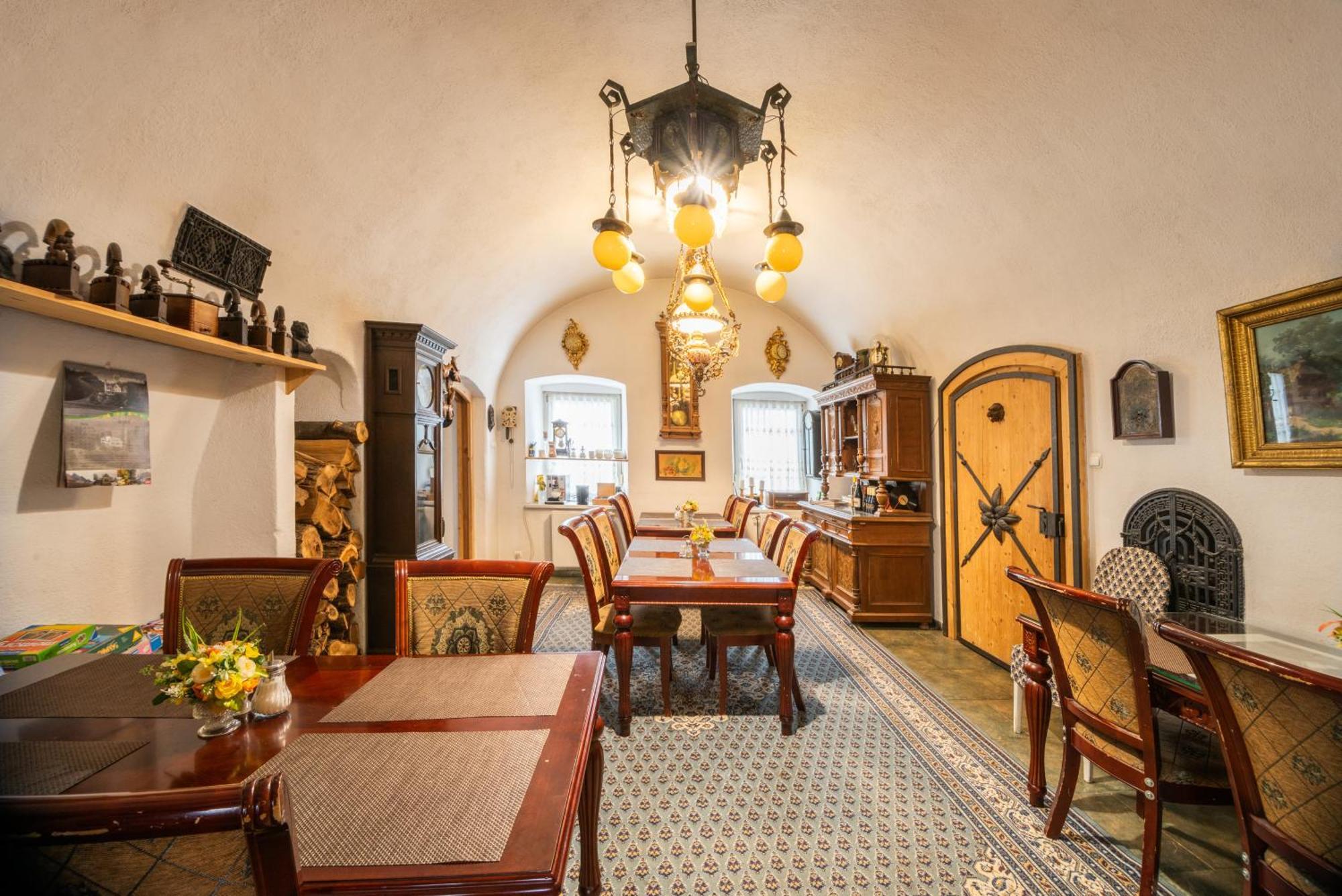 Hotel Zemianska Kúria Vachtár Kralova Lehota Esterno foto