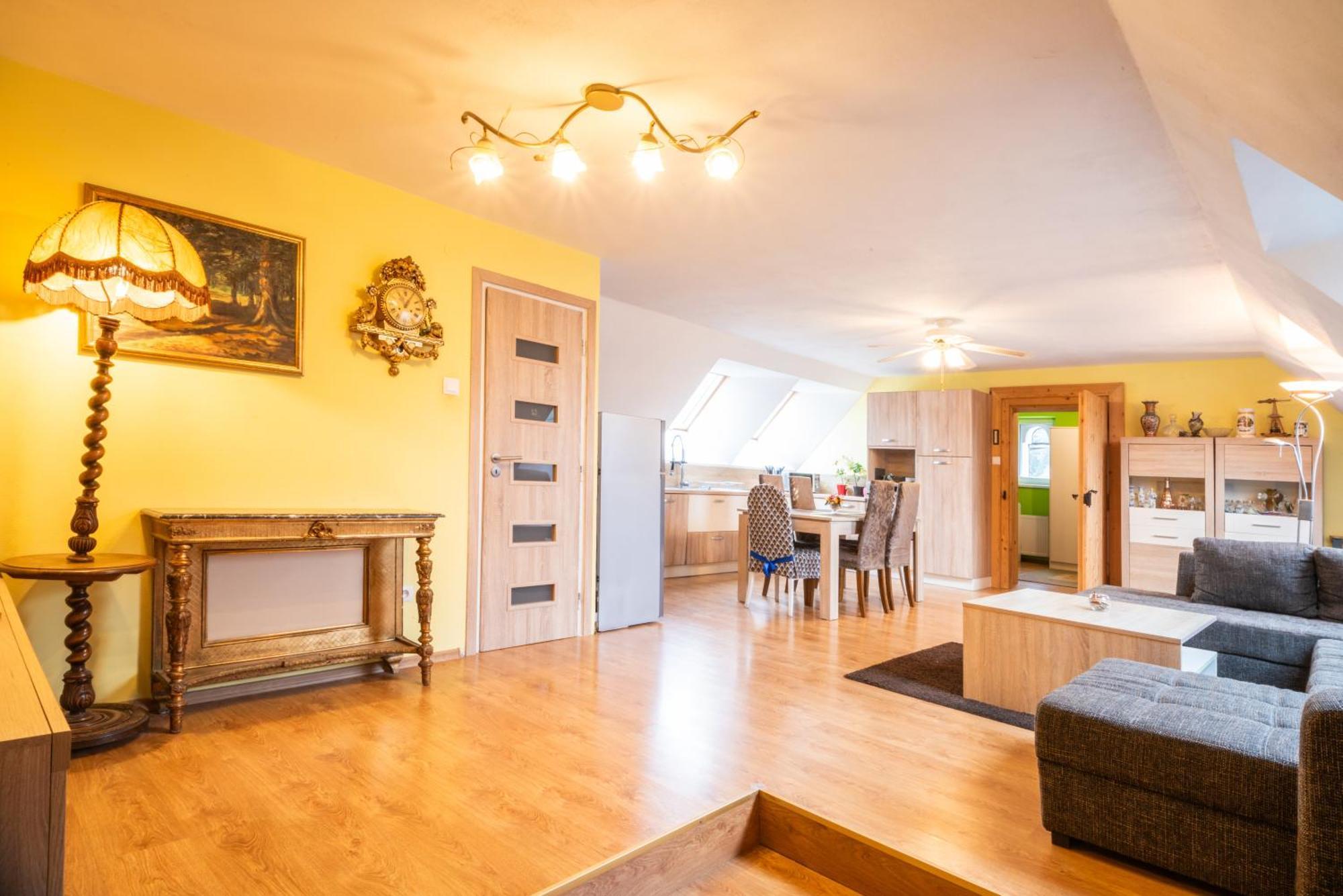 Hotel Zemianska Kúria Vachtár Kralova Lehota Esterno foto