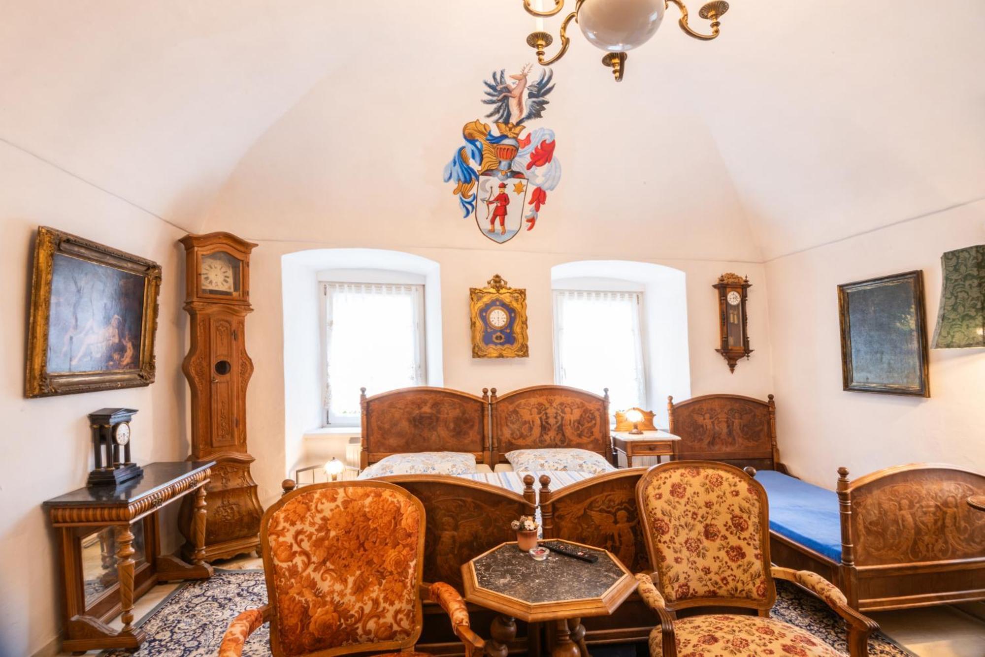 Hotel Zemianska Kúria Vachtár Kralova Lehota Esterno foto