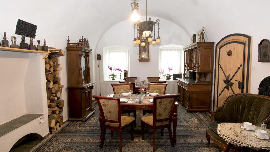 Hotel Zemianska Kúria Vachtár Kralova Lehota Esterno foto